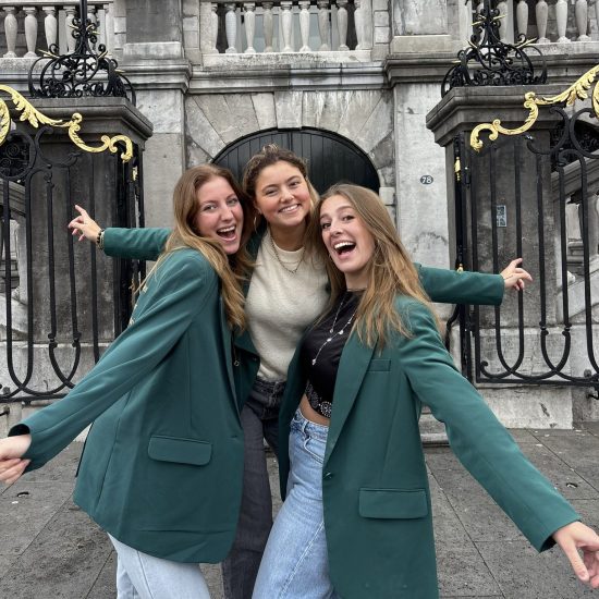 2b35be32-5426-4889-b2f1-d5914b928bc5 2